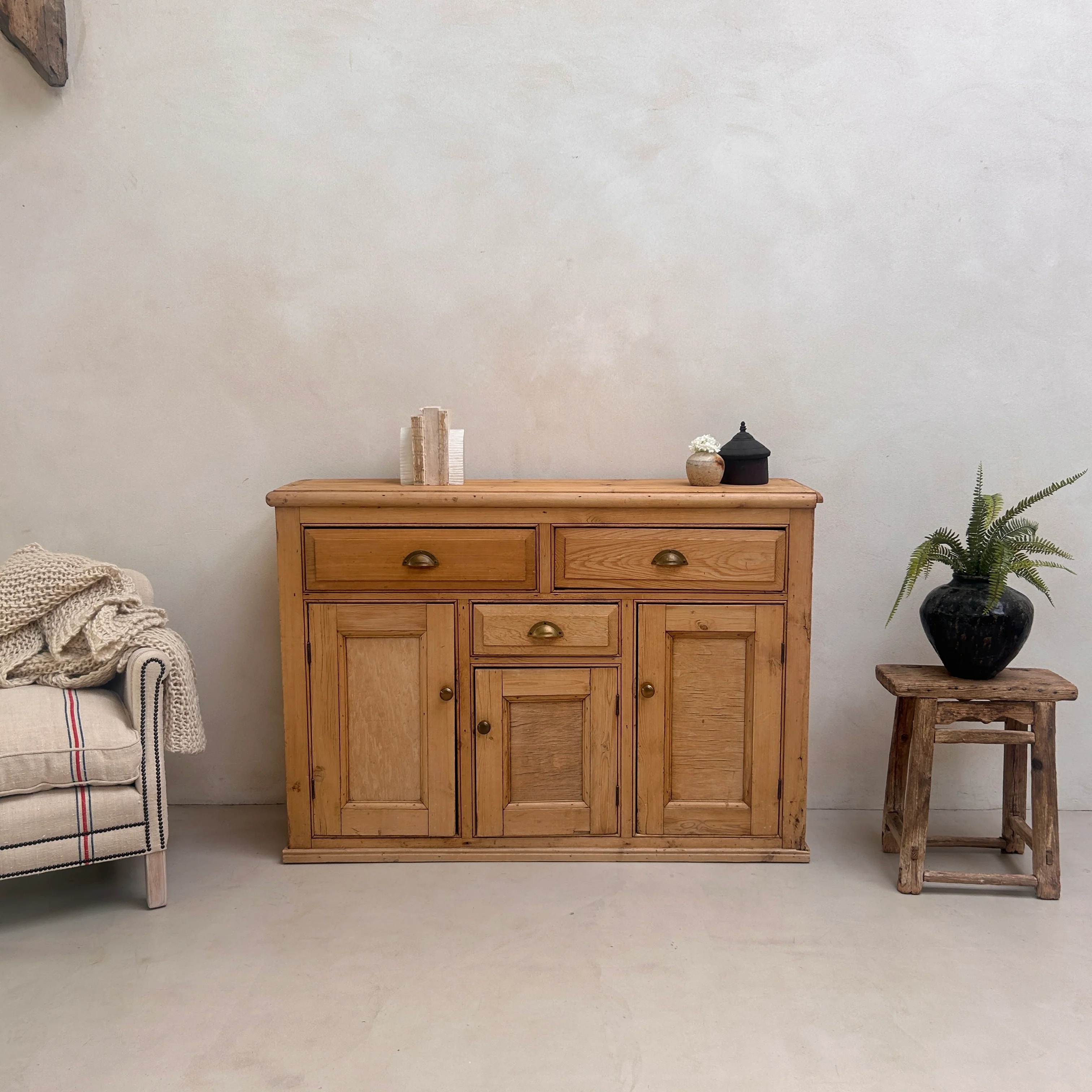 Cabinets & Cupboards